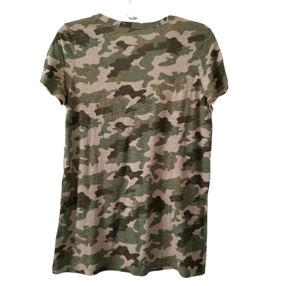 Susina T-Shirt Green Camo Short Sleeve Women's Size Medium Basic Lightweight New - Picture 3 of 7